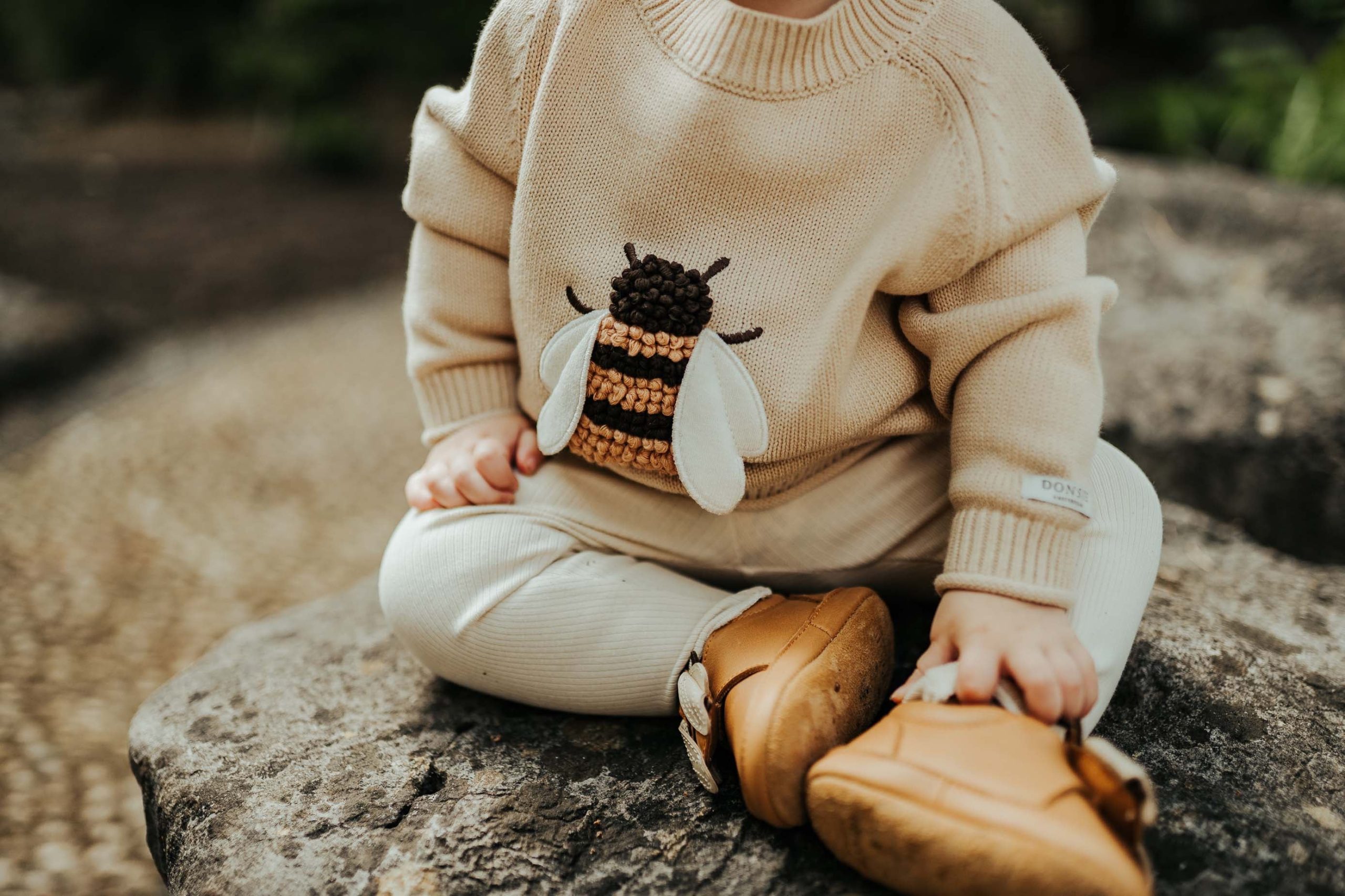 Donsje Valenthe Pullover Bee – Bild 5